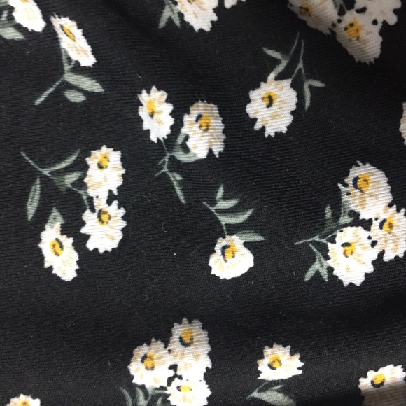 SHEIN Puff Sleeve Floral Top - Picture 4 of 5